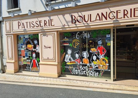 The outside of a Boulangerie in Langeais, Loire Valley