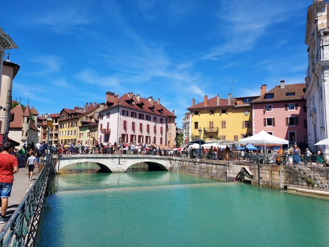 Annecy's colorful buildings and turquoise canal
