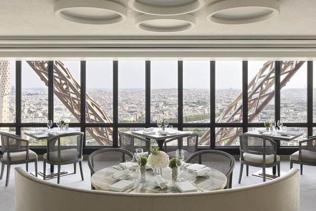 Le Jules Verne Restaurant in the Eiffel Tower, Paris 