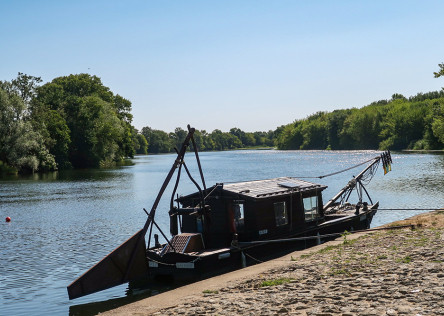 boat and wine experience