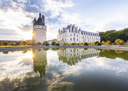 Chenonceau castle at dawn