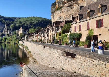 Dordogne river