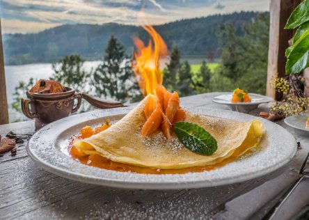 Crepe Suzette flambée