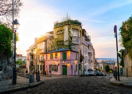 La maison rose in Montmartre Paris