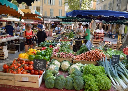 Farmers market in Provence