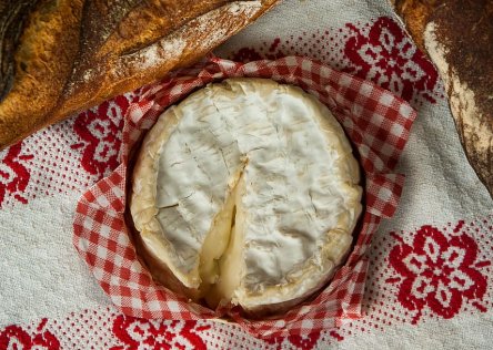 Baked camembert cheese recipe