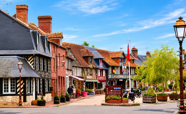 Beuvron-en-Auge, a beautiful village along the Normandy Cider Route
