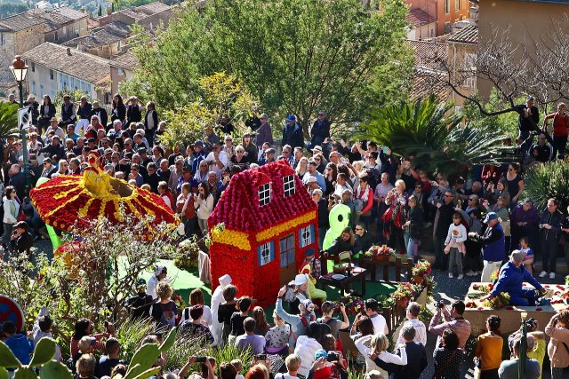 Corso Fleuri Flower Parade in Bormes-les-Mimosas