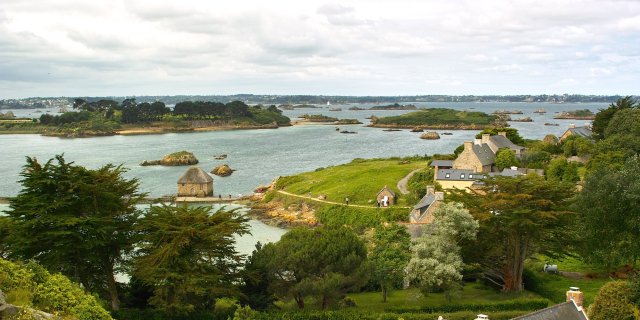 A green landscape and seascape on the island of Brehat in Brittany