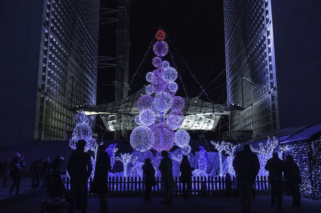 Christmas lights at La Grande Arche de la Défense Christmas lights at La Grande Arche de la Defense in Paris