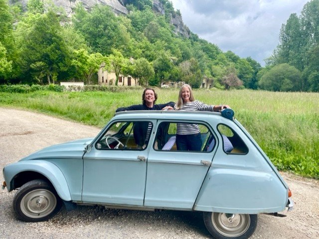 Travelers Martina and Simon driving through Dordogne Travelers Martina and Simon driving through Dordogne