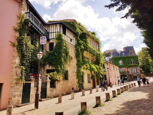 Rue Abreuvoir in Montmartre, Paris