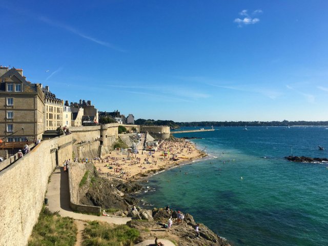 The beach and city walls of Saint-Malo The beach and city walls of Saint-Malo