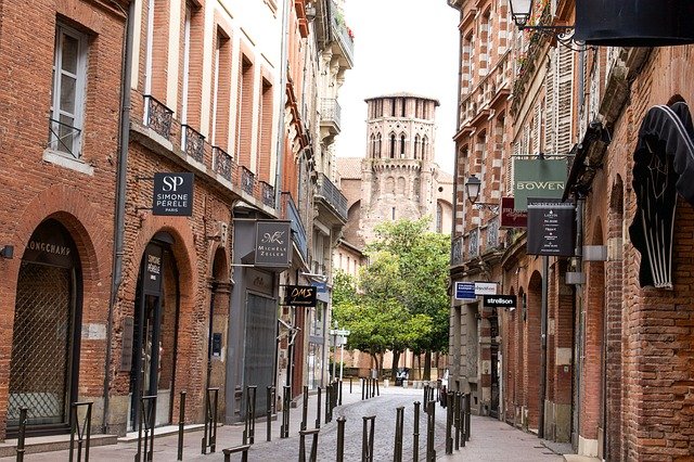 Toulouse (the Pink City) Toulouse (the Pink City)