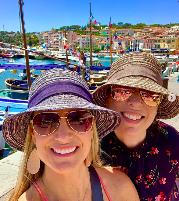 Travelers Tracey & Sandra in Cassis, Provence Travelers Tracey & Sandra in Cassis harbor, Provence