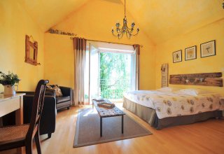 The rooms are spacious with a nice garden view The rooms are spacious with a nice garden view