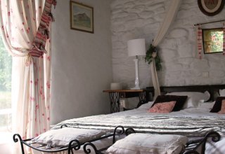 The rooms are spacious and decorated with taste by your hostess The rooms are spacious and decorated with taste by your hostess
