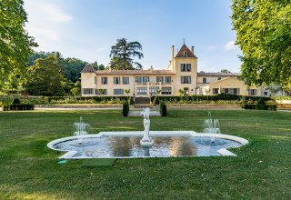 A Grands Crus Classés Winery...©Nicolas Claris