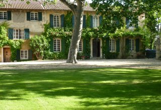 Enjoy a peaceful park away from the crowds Enjoy a peaceful park away from the crowds