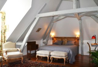 Enjoy a very cozy room, with a nice view over the park Enjoy a very cozy room, with a nice view over the park
