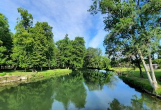The lake and gardens of Chateau de l'Islette The lake and gardens of Chateau de l'Islette