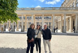 Travelers Joanne & Steve on a guided tour in Paris