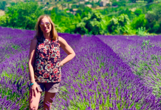 Traveler Sandra from the USA in a purple lavender field