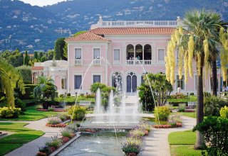 Villa Ephrussi de Rothschild The pink Villa Ephrussi in Cap Ferrat on the French Riviera