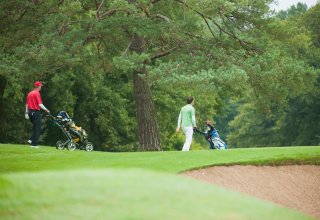 Take a break and relax golfing - ©David Darrault Take a break and relax golfing