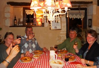 Meet with fellow travelers Meet with fellow travelers