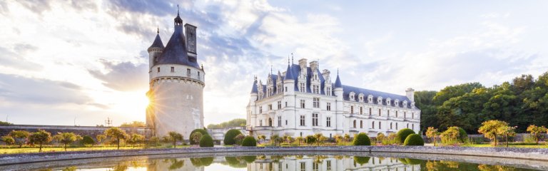 Chenonceau castle at dawn