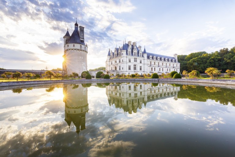 Chenonceau castle at dawn