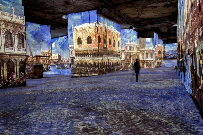 Carrieres des Lumieres digital art exhibition, Provence