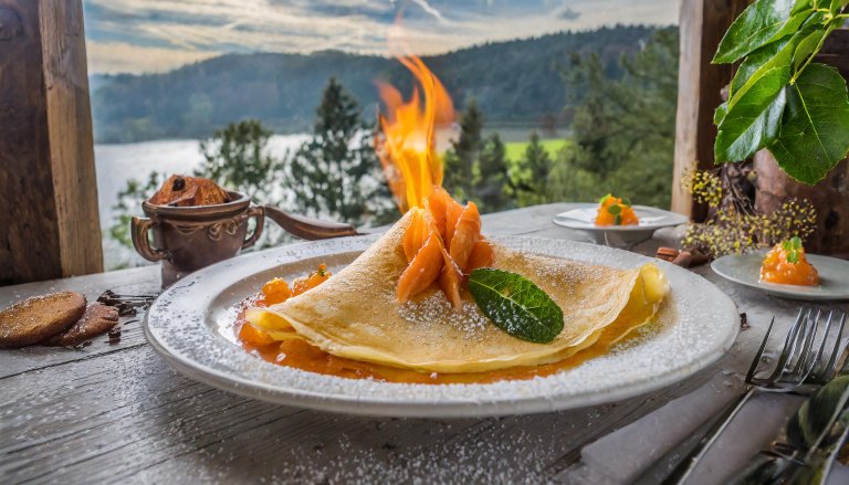 Crepe Suzette flambée