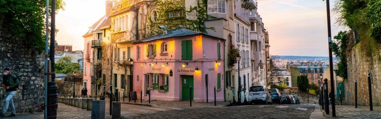 La maison rose in Montmartre Paris