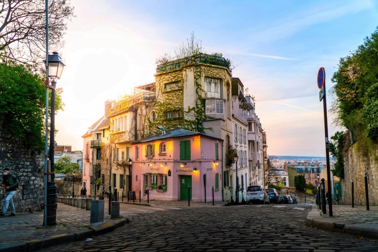 La maison rose in Montmartre Paris