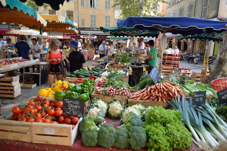Farmers market in Provence