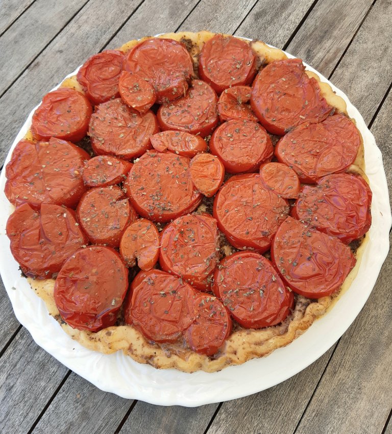 Tomato tarte tatin