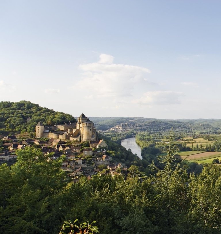 Castelnaud castle and the Dordogne river
