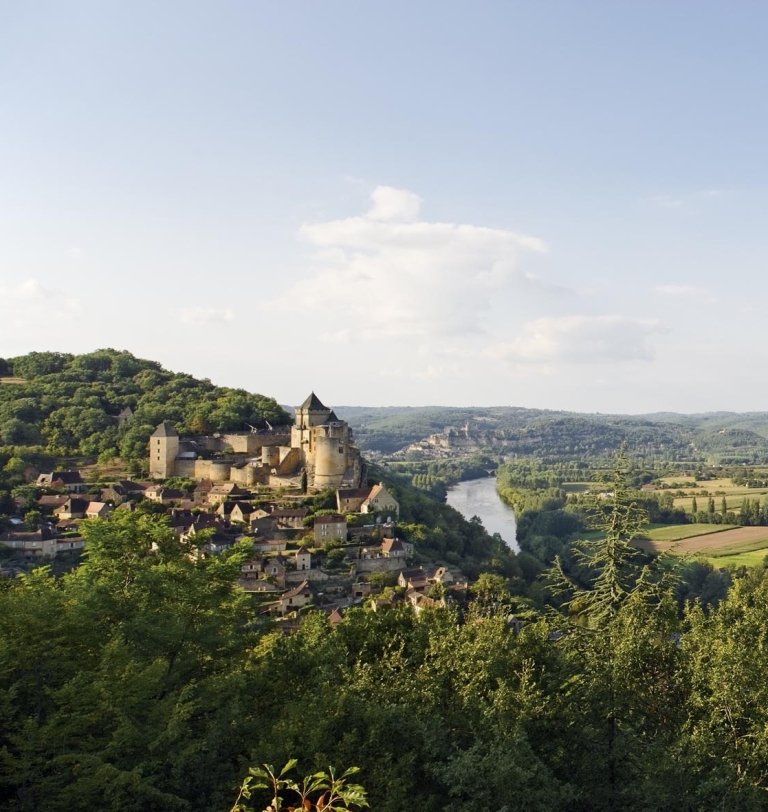 Castelnaud castle and the Dordogne river