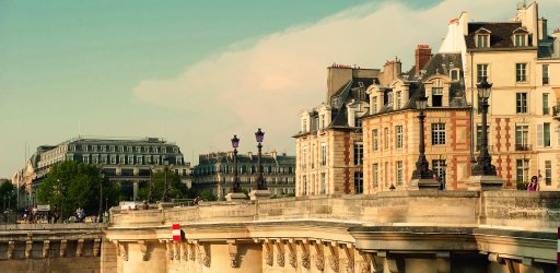 Paris Tourism Office - Amélie Dupont Paris tours