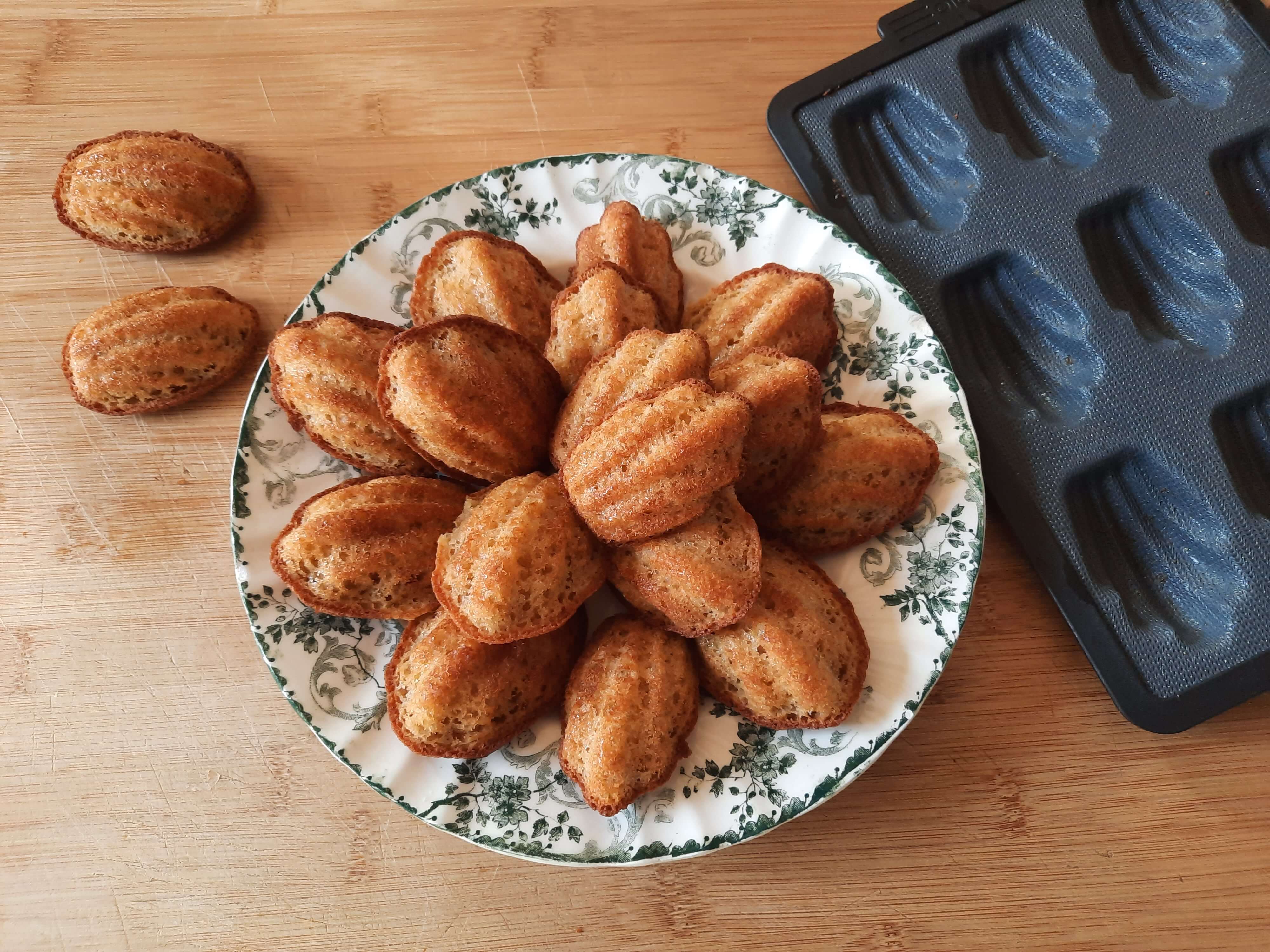 Madeleine cakes