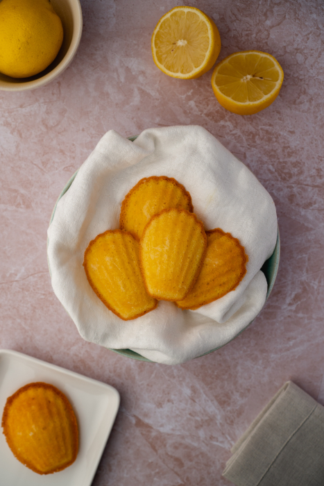 madeleine cakes