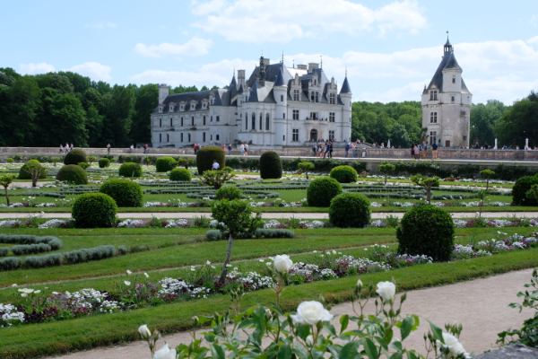 Chenonceau castle gardens