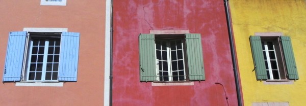 Rouillon colorful houses