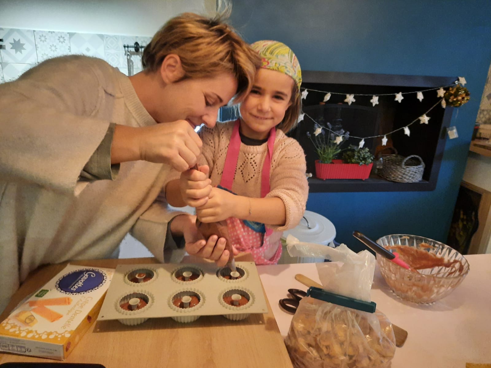 Emilie and Pauline cooking