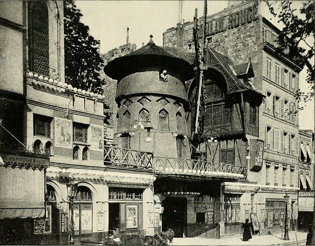 Moulin rouge Montmartre self guided walking tour