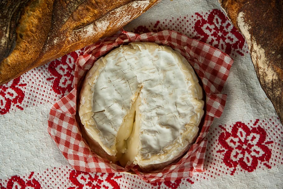 baked camembert cheese