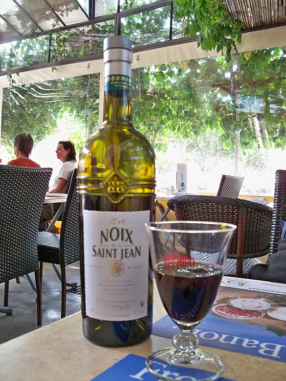 Vin de noix maison